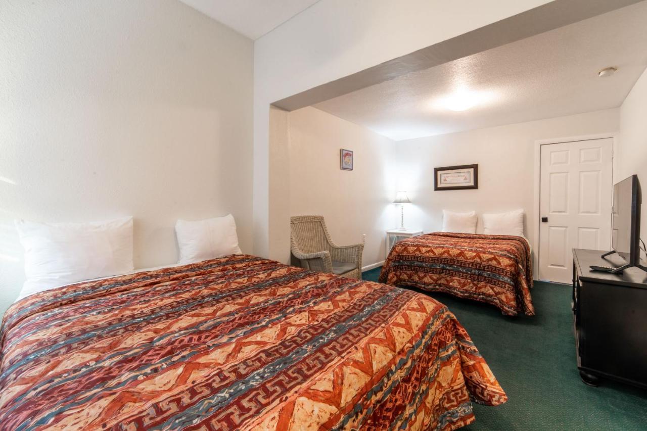 Captain'S Table Hotel By Everglades Adventures Экстерьер фото
