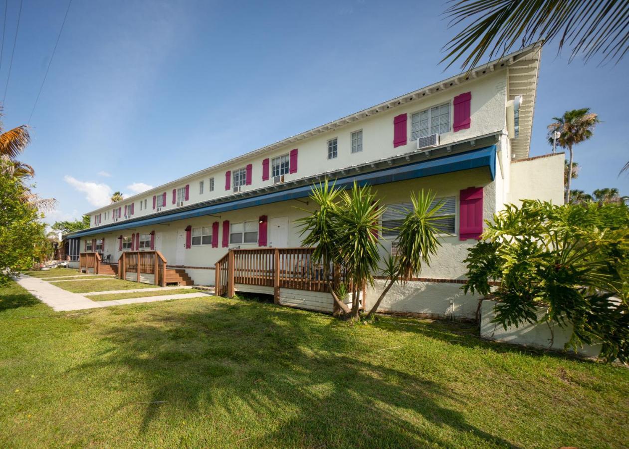 Captain'S Table Hotel By Everglades Adventures Экстерьер фото