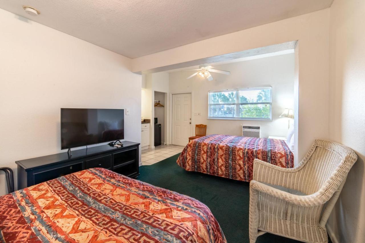 Captain'S Table Hotel By Everglades Adventures Экстерьер фото
