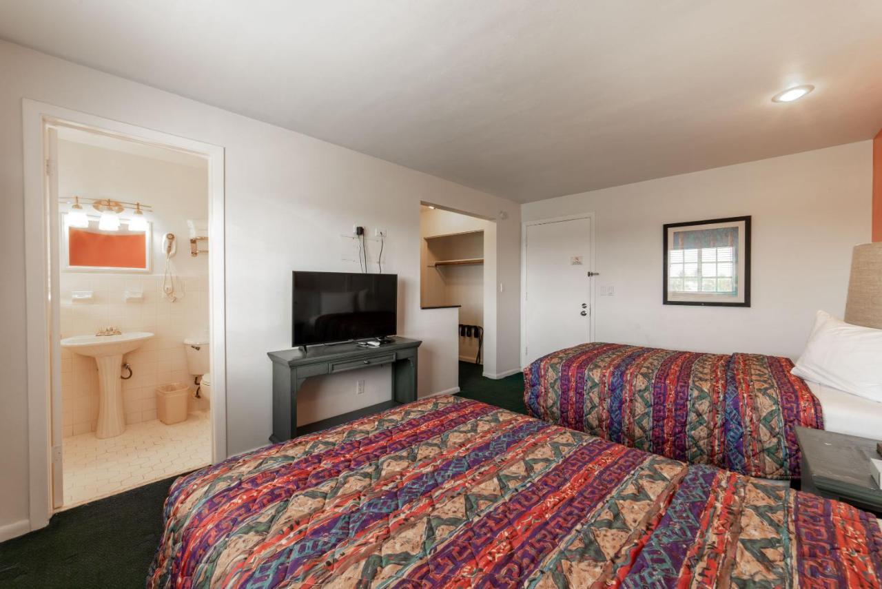 Captain'S Table Hotel By Everglades Adventures Экстерьер фото