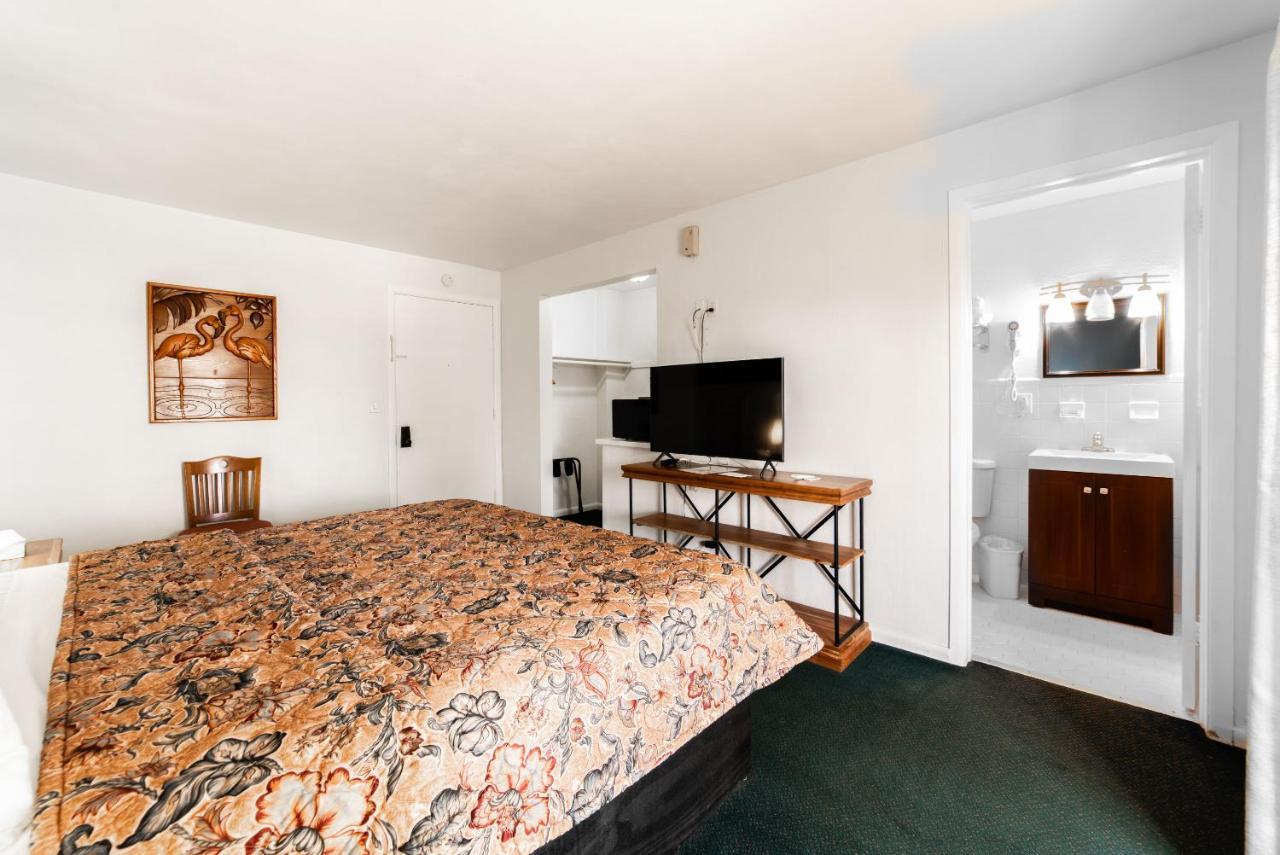 Captain'S Table Hotel By Everglades Adventures Экстерьер фото