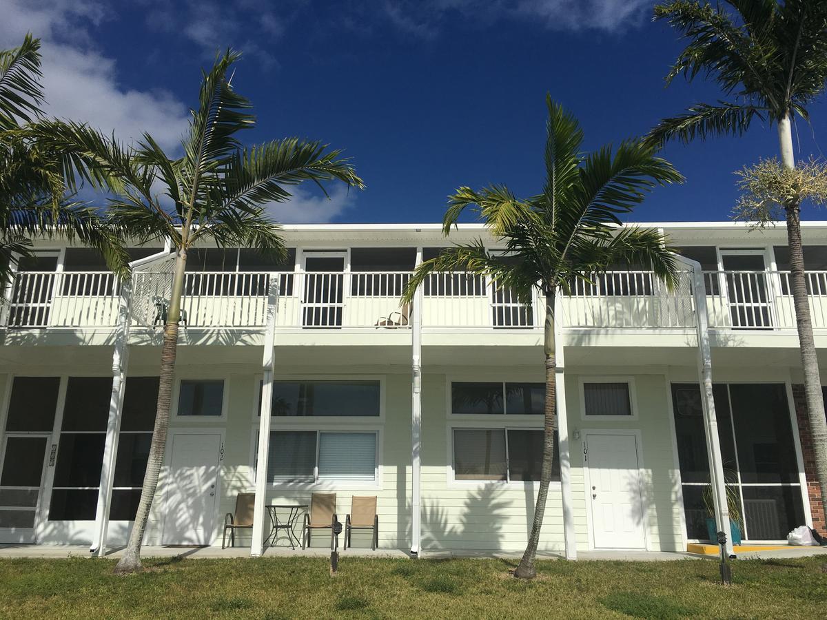 Captain'S Table Hotel By Everglades Adventures Экстерьер фото