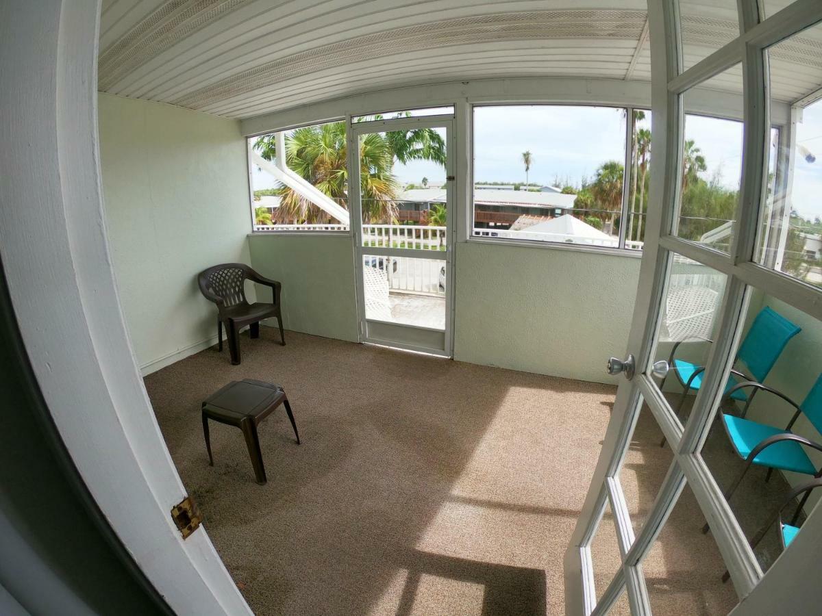 Captain'S Table Hotel By Everglades Adventures Экстерьер фото