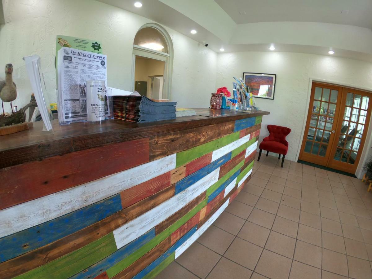 Captain'S Table Hotel By Everglades Adventures Экстерьер фото